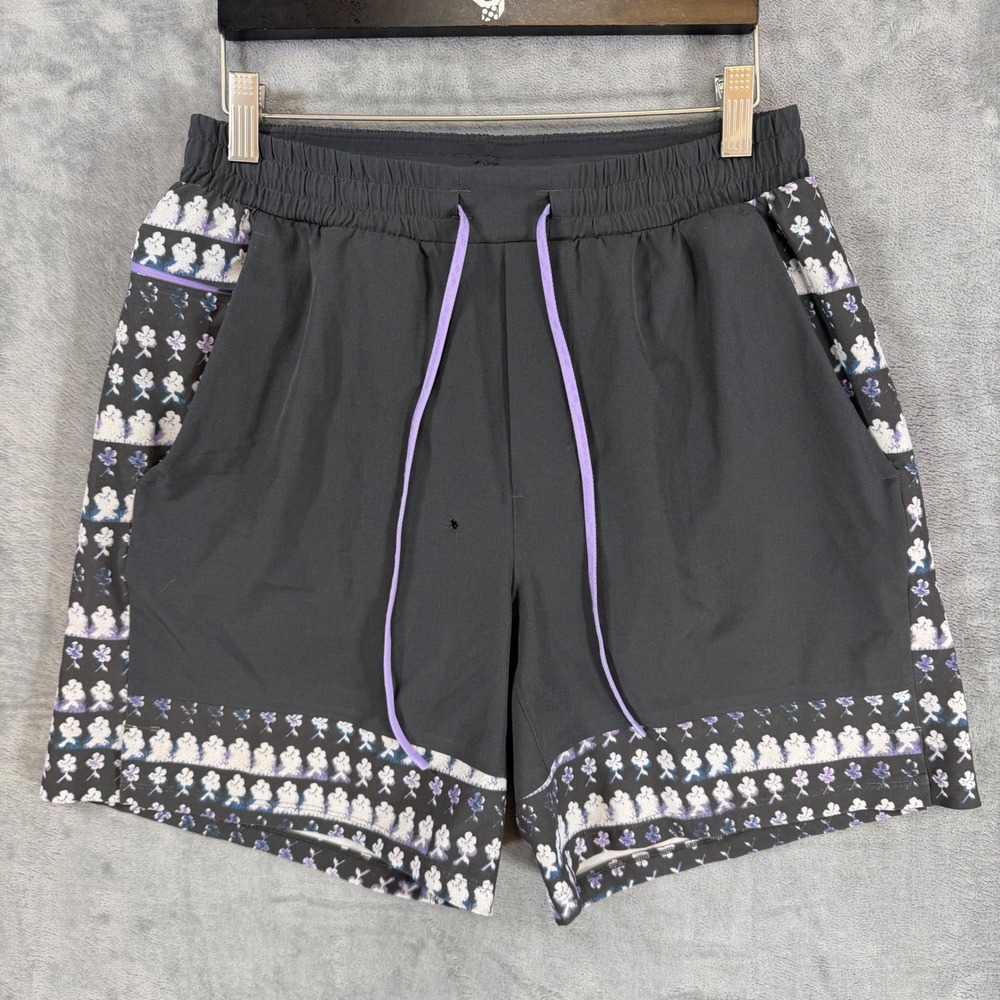 Lululemon Athletic Shorts Women's Size M Purple Black Floral Border